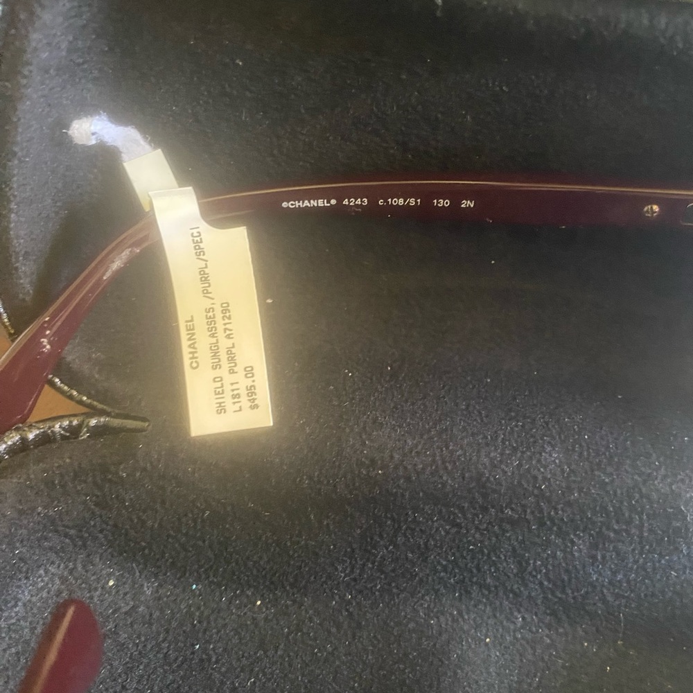 CHANEL SHIELD MASK LOGO CHAIN FRAME PURPLE SUNGLASSES - Picture 4 of 4